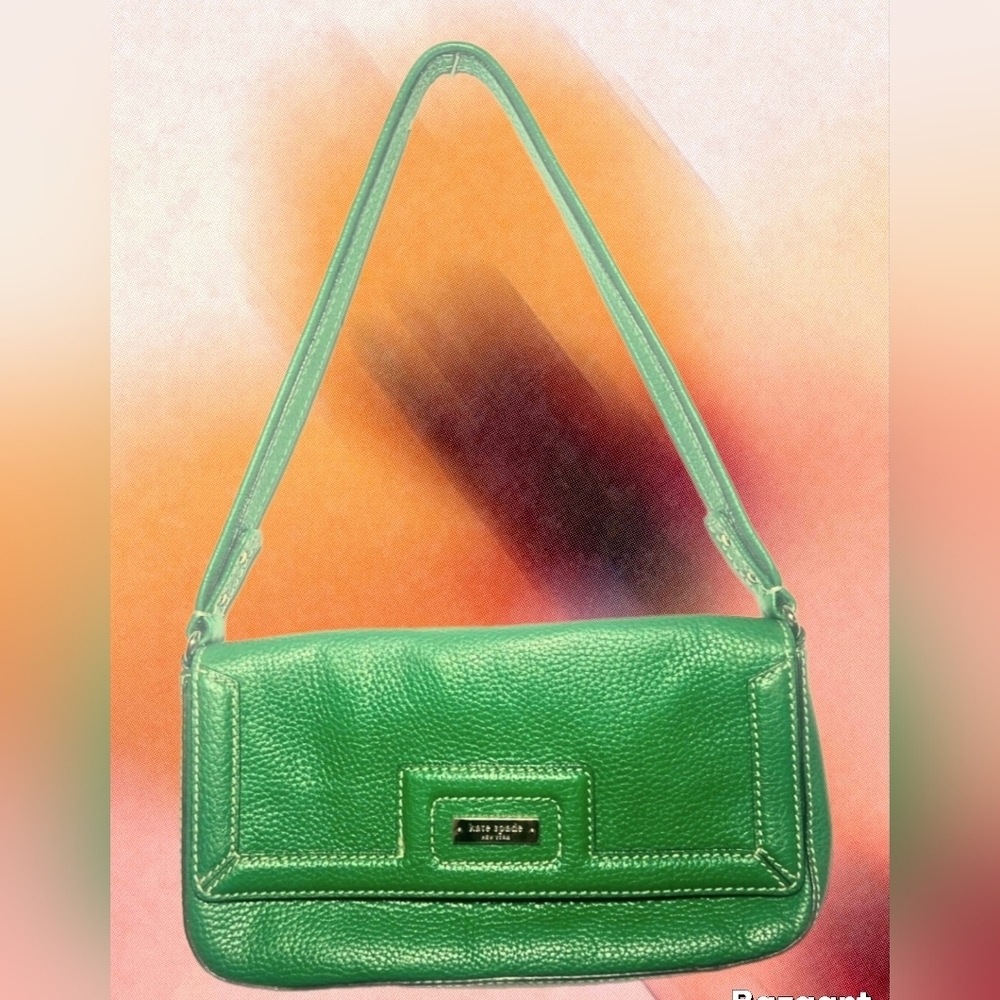 🌿NWT🌱 Kate Spade Pebbled Leather Green Shoulder Bag